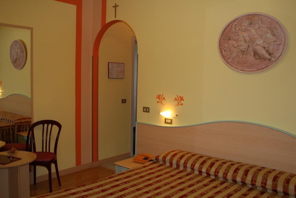 Hotel Alsazia Sirmione Habitación foto